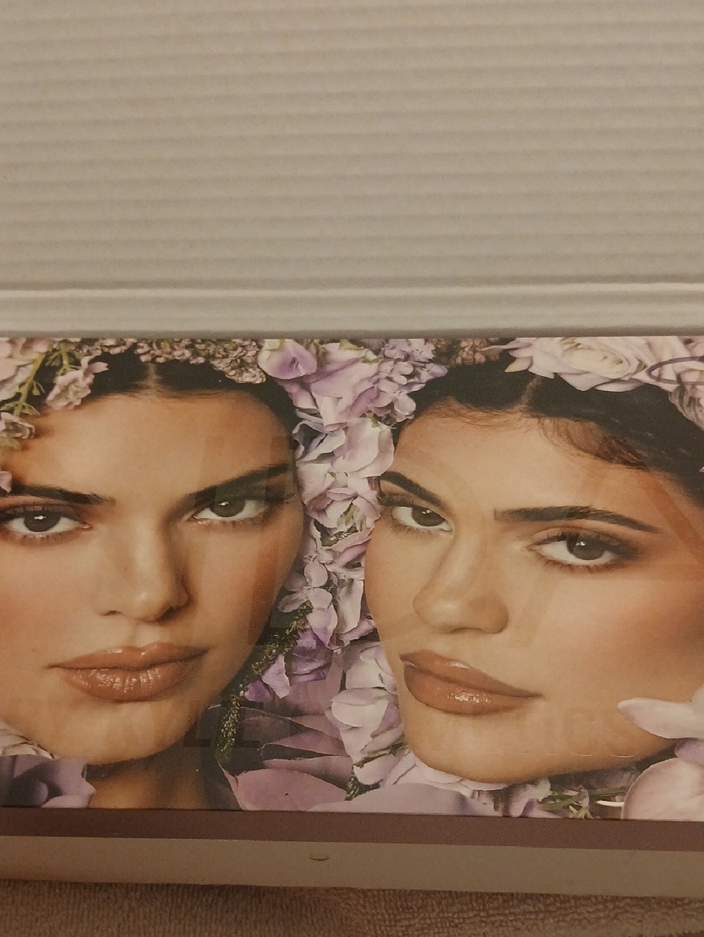 Make Up - Picture 3 of 5